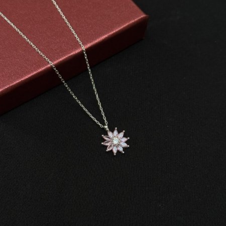 Papatya Desenli Gümüş Kadın Kolye