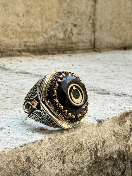 Ayyıldız desenli siyah zirkon taşlı 925 ayar el yapımı erkek gümüş yüzük modeli