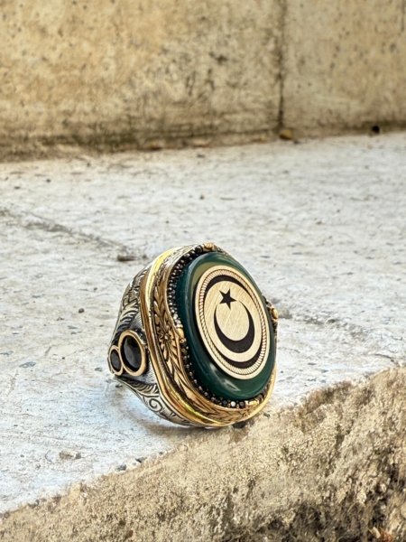 Mavi taşlı Ayyıldız kabartmalı 925 ayar gümüş erkek yüzük