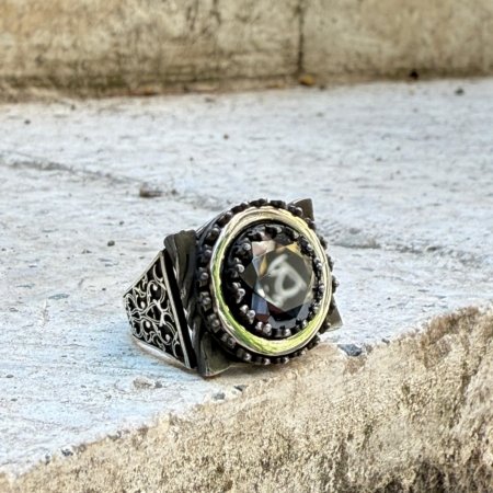 Siyah fasetli kesim taşlı oksitli 925 ayar el yapımı gümüş erkek yüzük modeli